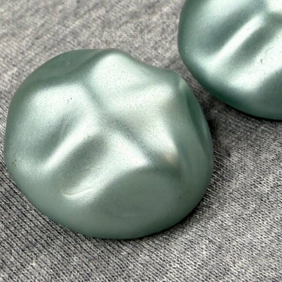 Vintage Mint Green Clip-On Earrings Textured Design Lightweight Costume Jewelry - Picture 3 of 16